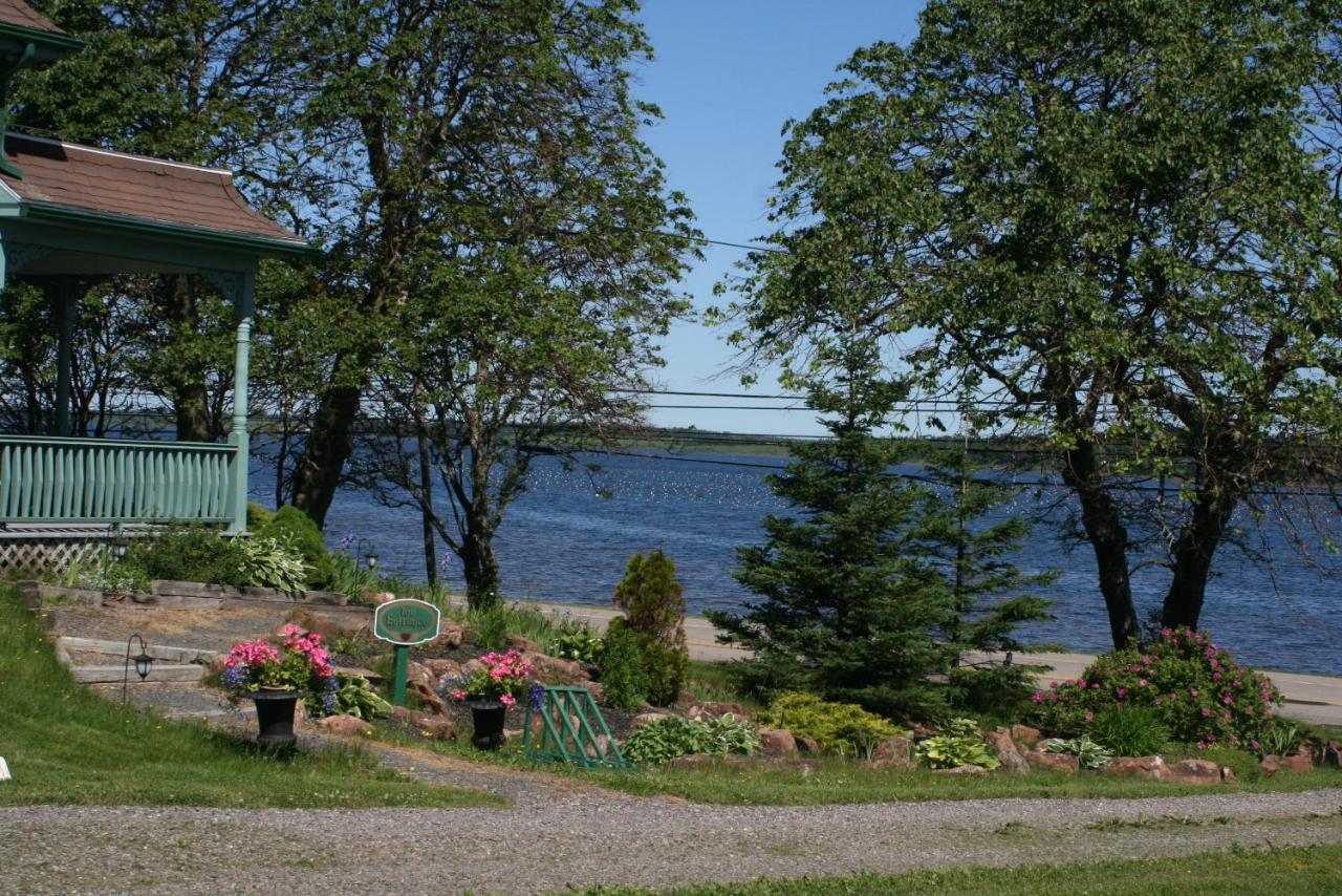Points East Coastal Inn Saint Peters Bay Buitenkant foto